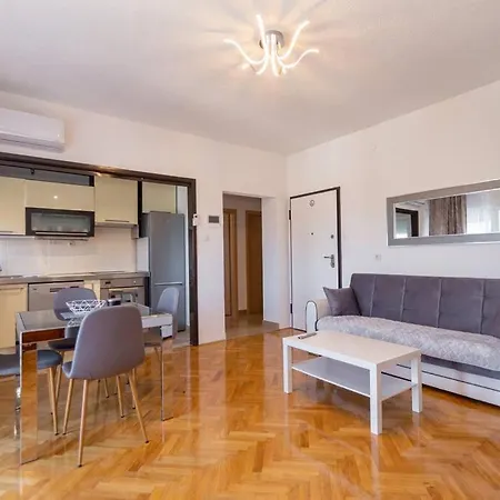 Apartamento Apartman Duzel Two,
